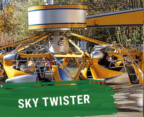 SkyTwister Fahrgeschäft mit mehreren Sitzen, die sich schnell drehen